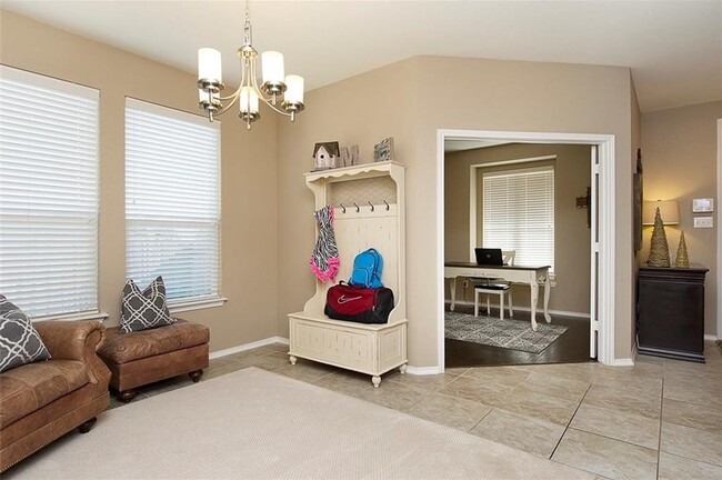 Photo - 105 Golden Bear Dr