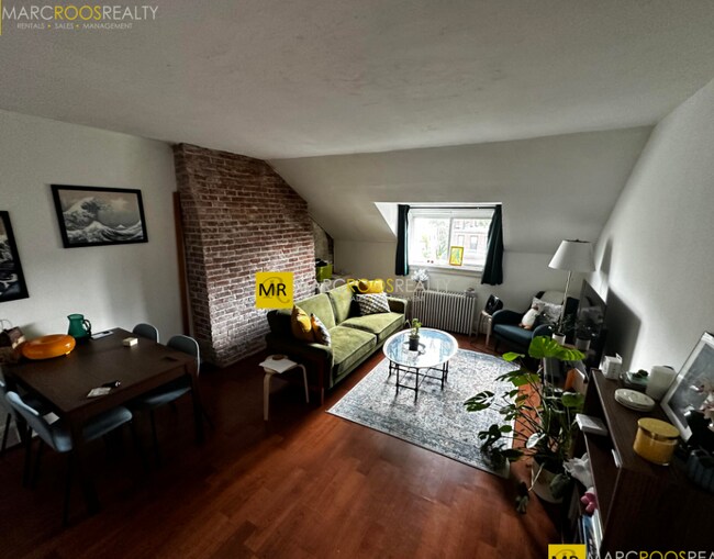 Building Photo - 456 Beacon St Unit 5F Rental