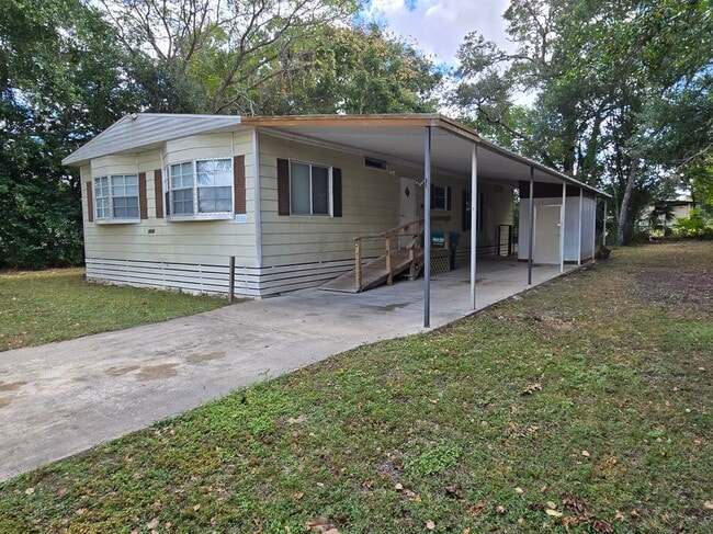 Building Photo - 5930 SW 61st Pl