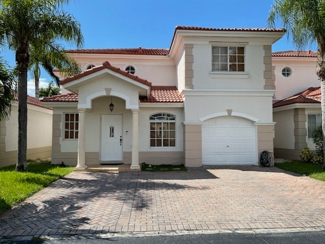 Front - 7291 NW 173rd Dr Casa Adosada