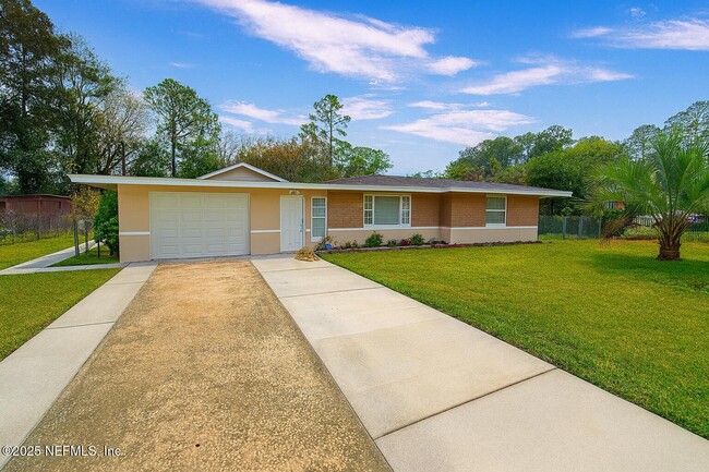 Building Photo - 9565 Carbondale Dr W