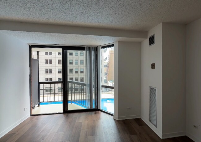 Photo - 1333 N Dearborn St