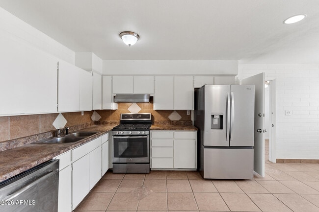 Photo - 2246 W Sierra St