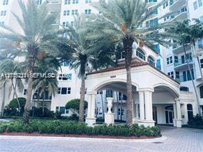 Building Photo - 20000 E Country Club Dr Unit TS07