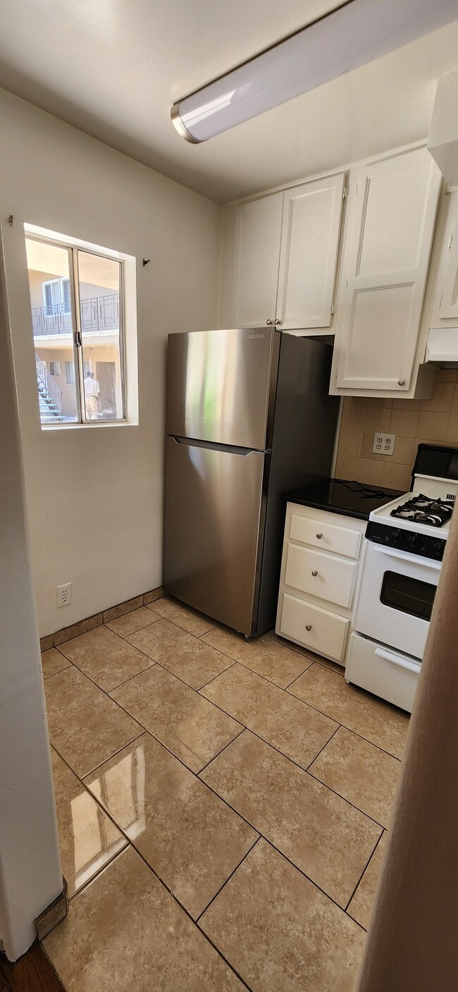 Photo - Islander Apartments