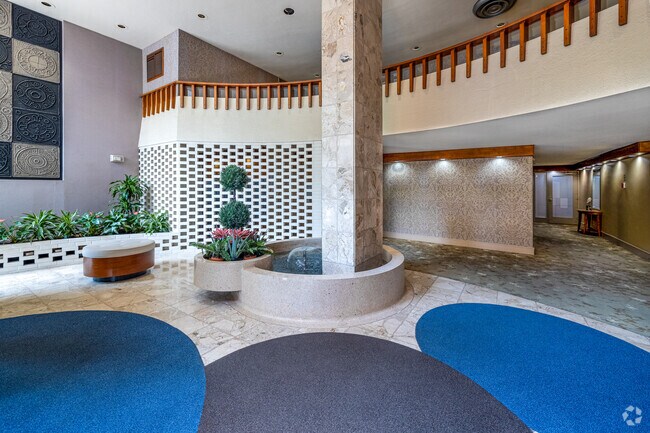 Lobby - Four Thousand Yonge Street