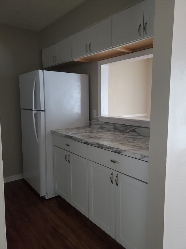 Christopher Square Apartments NEW MANAGEMENT! Radcliff, KY