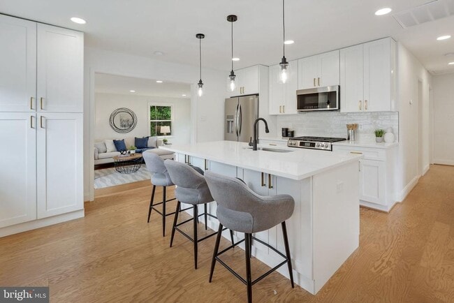 Photo - 14332 Belleville Ave