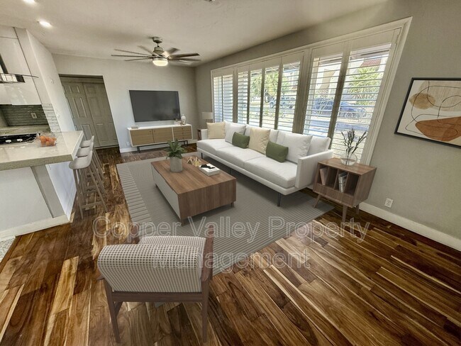 Photo - 501 W Glenrosa Ave