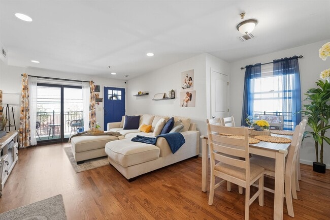 Photo - 2516 Summit Ave Unit 2