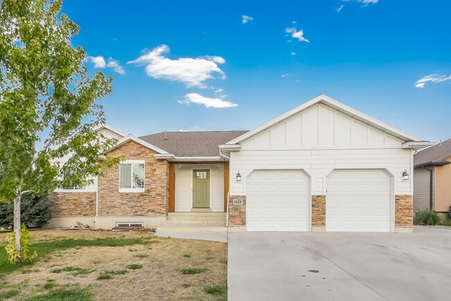 Building Photo - 1112 S 1425 W Rental