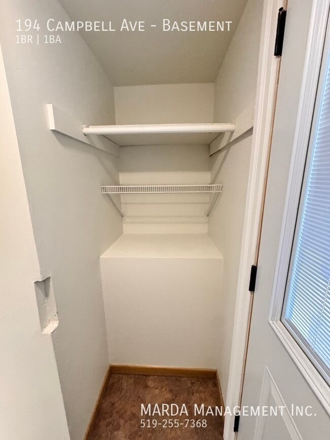 Photo - NEWLY RENOVATED 1BED/1 BATH -BASEMENT UNIT WESTSIDE + 20% OF UTILITIES Unité Basement