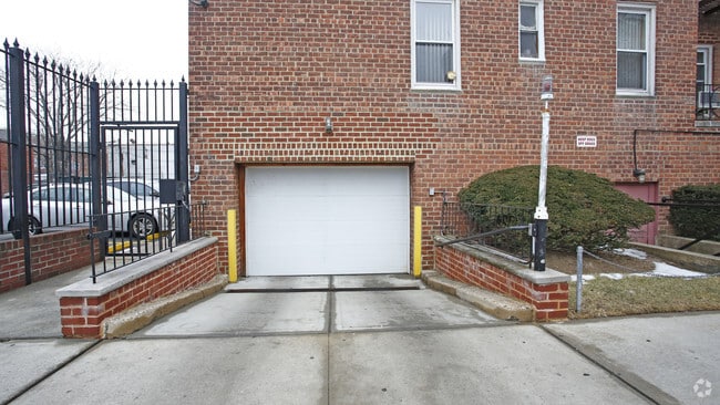 Photo - 2427-2461 E 29th St