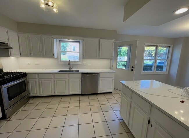 Photo - 1703 Winnetka Rd