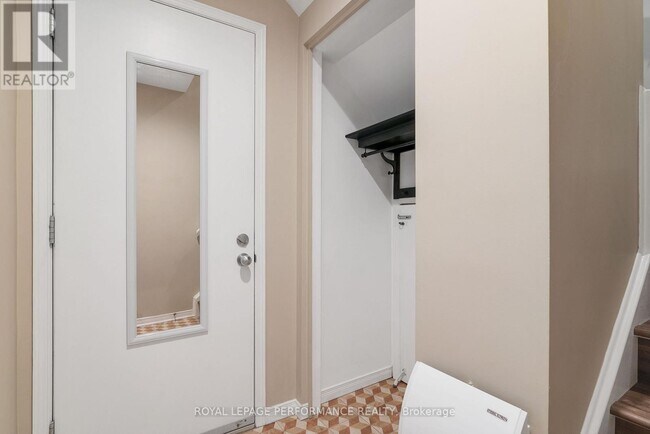 Photo - 243 Sunnyside Ave