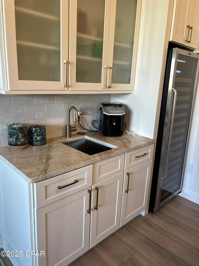 Photo - 2115 Country Club Dr