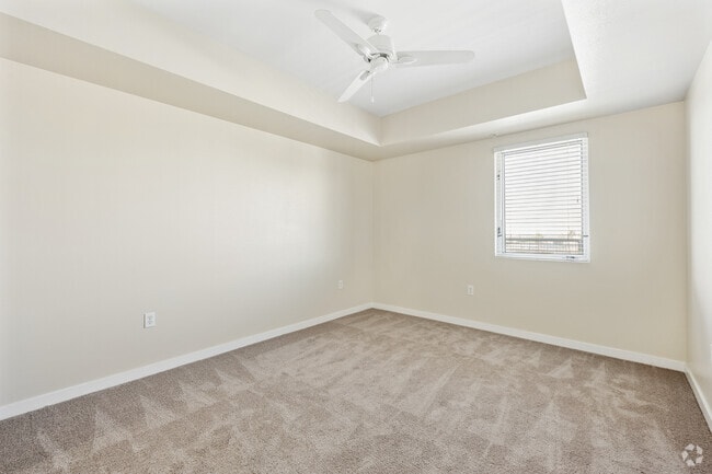 2BR, 1BA - 860SF - Primary Bedroom