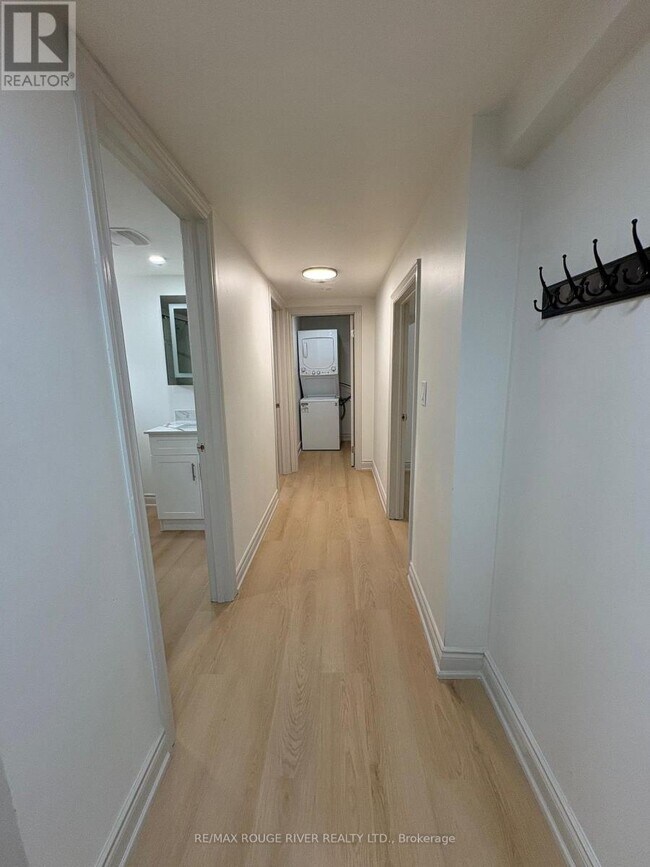Photo - 121 Lupin Dr