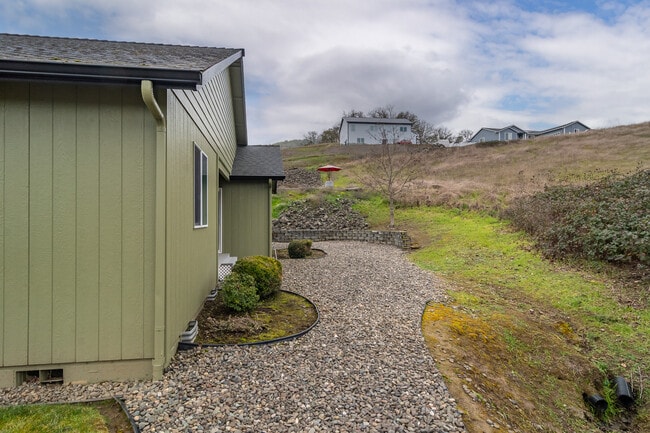 Photo - 233 Palmdale Ave