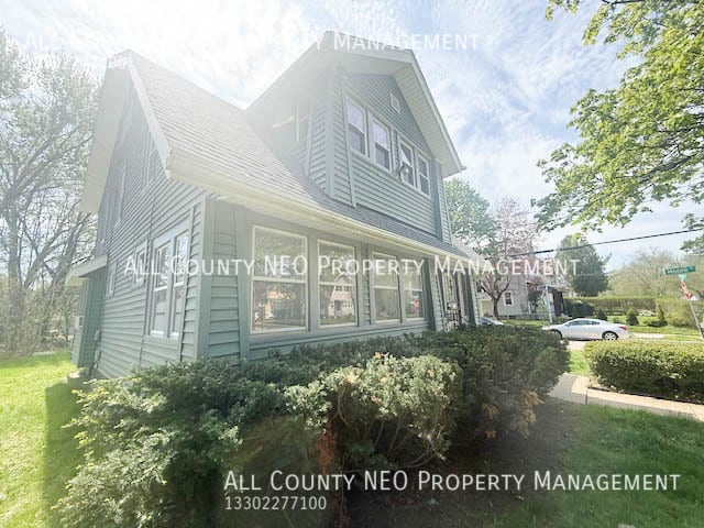 Building Photo - 126 E Mapledale Ave Unit B