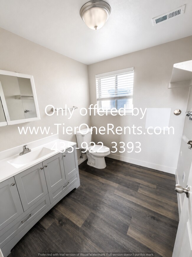 This property offers a NO DEPOSIT option available for qualified renters!