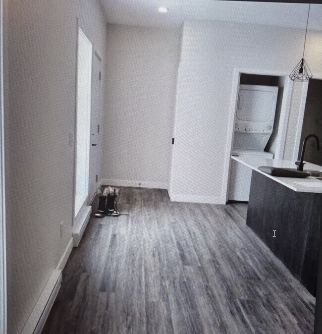 Photo - 256-256 Balmoral St Unit 1