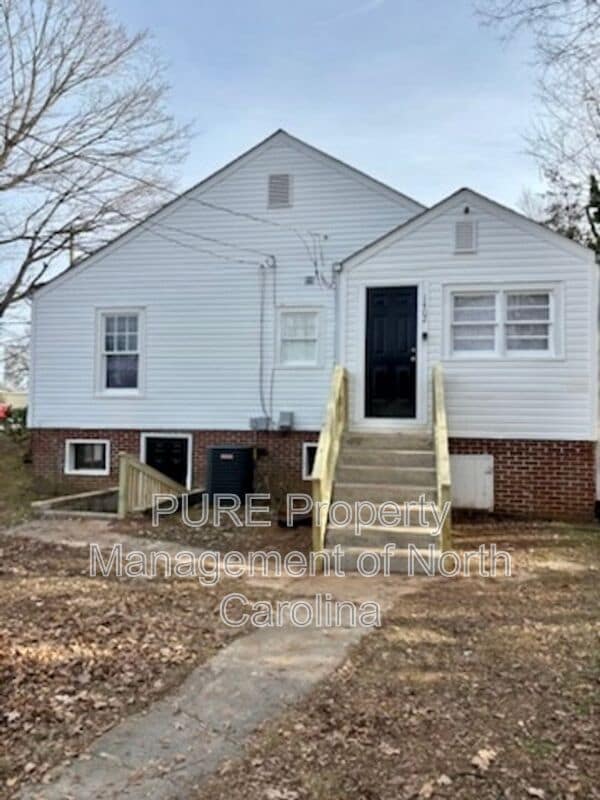 Photo - 1402 S Main St