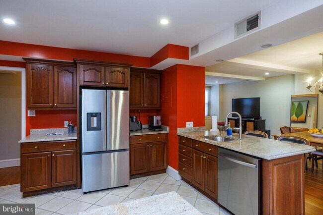 Photo - 1901 Walnut St Unit 2E