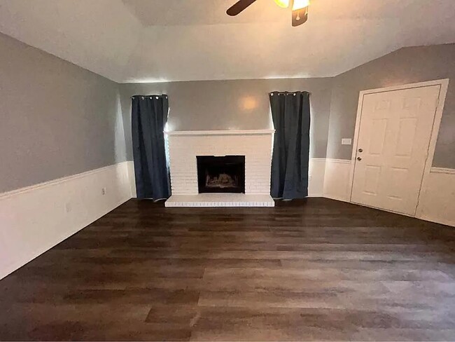 Building Photo - 100 North St