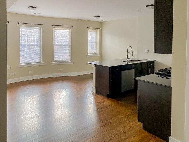 Photo - 5058 N Winchester Ave Apartments