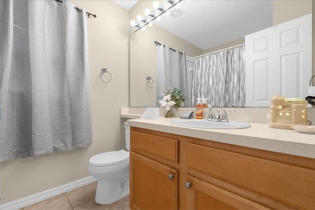 Photo - 818 Oxford Dr