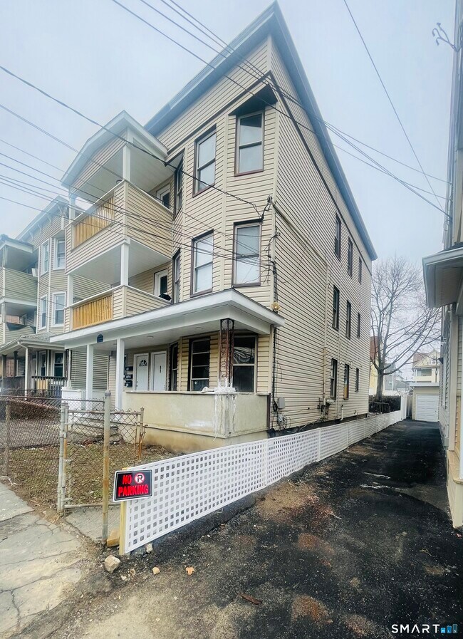 Photo - 88 Waldorf Ave