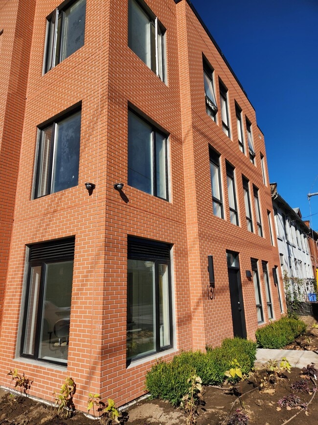 Photo - 1 Bedroom Apartment @ The Bridge: Modern B... Unit 1 Bedroom