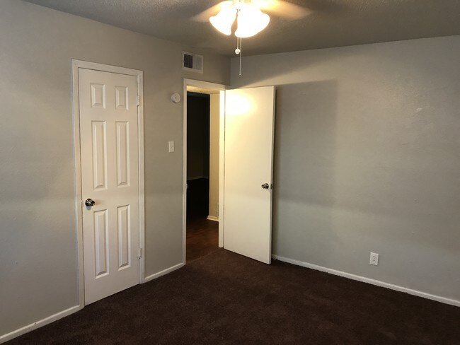 Rue Leon Apartments