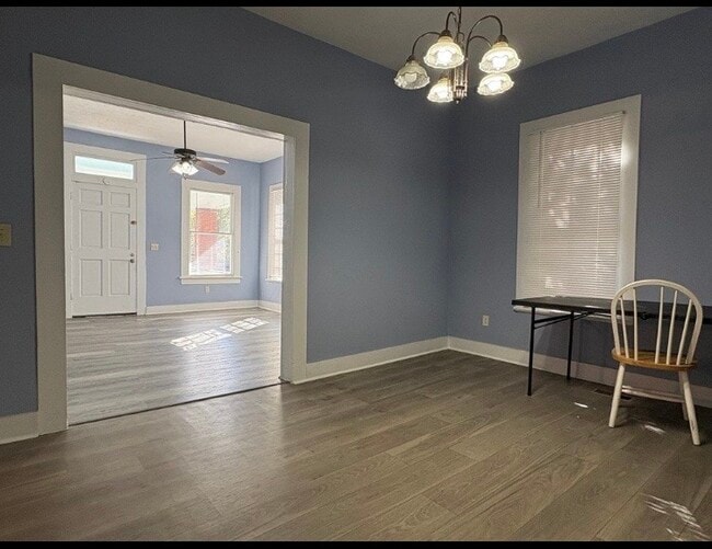 Comedor - 2427 Marion St