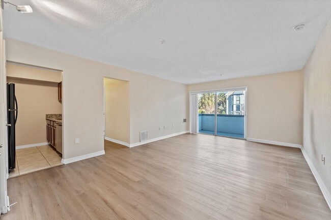 Photo - 406 W Azeele St