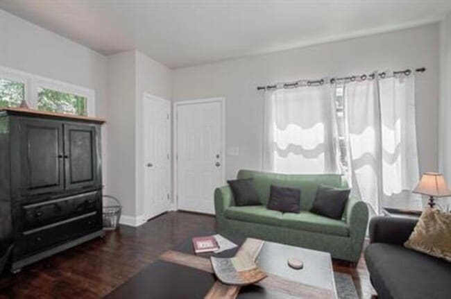 Photo - 906 Greenwood Ave NE