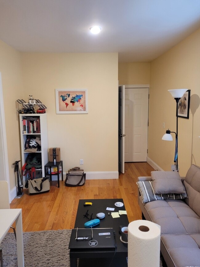 Photo - 25 MacArthur St Unit 1R