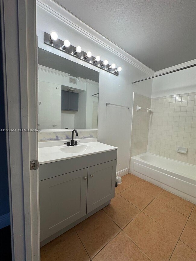 Photo - 2881 N Oakland Forest Dr Unit 310