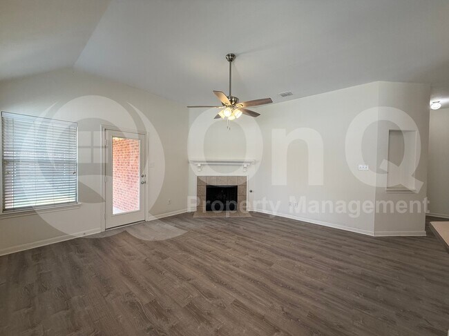 Photo - 2716 Watercress Dr