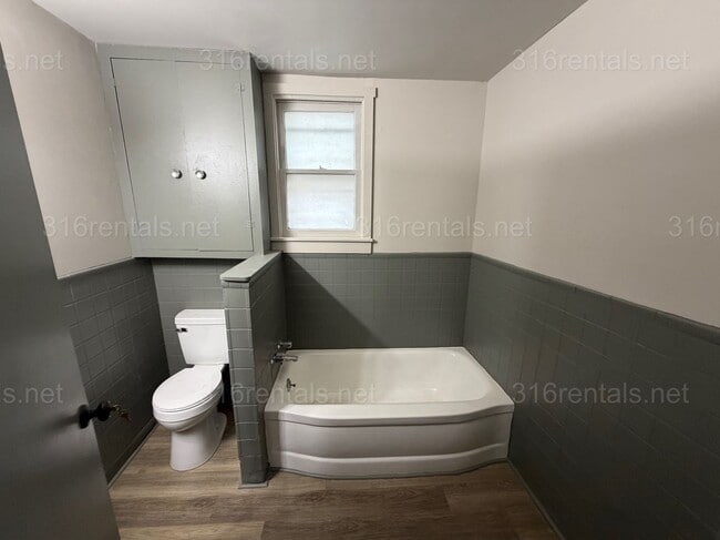 Photo - 120 W 10th St