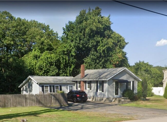 Photo - 707 Putnam Pike