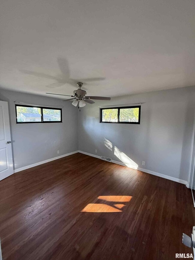 Photo - 3250 S 1st St