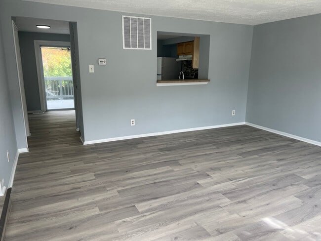 Photo - 72 Dorchester Cir