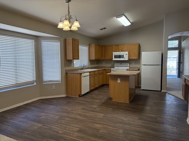 Photo - 4 Bedroom in San Tan Ranch, Gilbert!