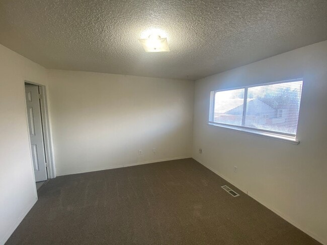 6660 Peppermint Dr
