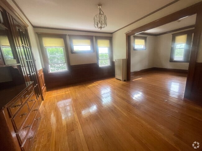 Building Photo - 343 Washington St Rental