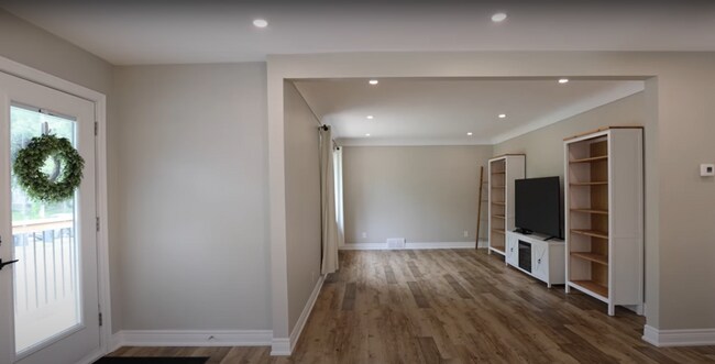 Photo - 3272 Frances Ave