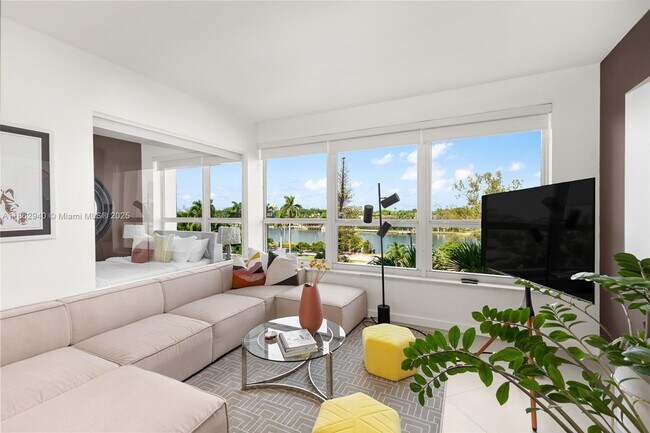Photo - 4925 Collins Ave Unit 4H