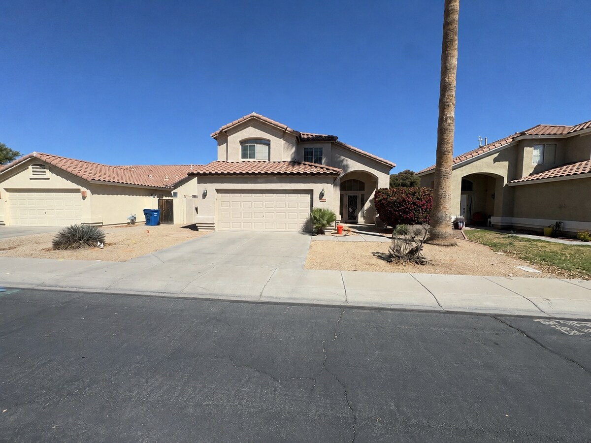 Two Story Home with Pool! - Two Story Home with Pool!